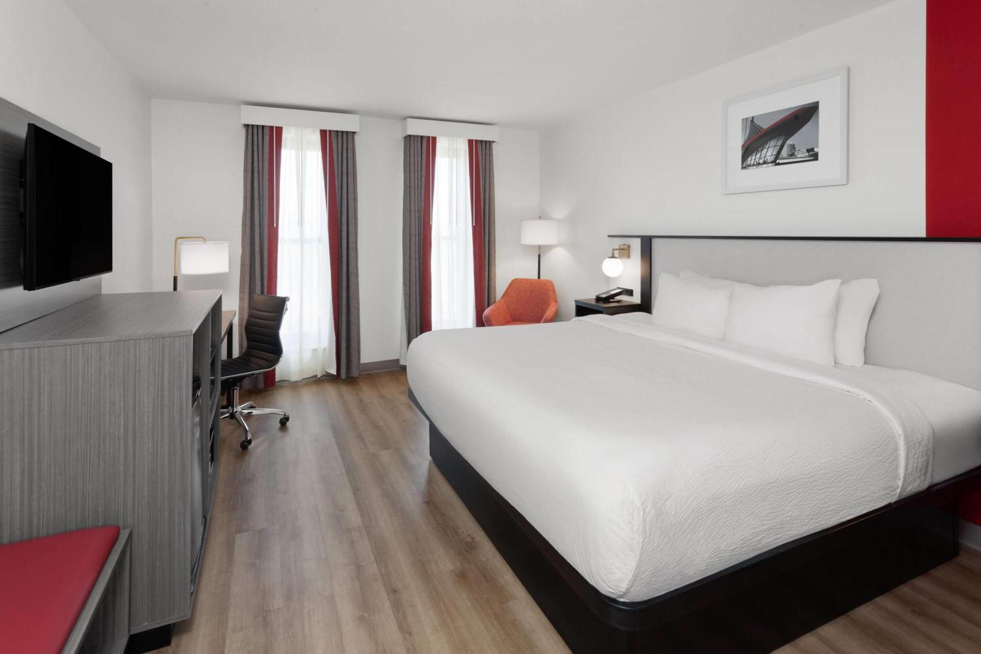 Hotel Ramada By Wyndham Milwaukee Zewnętrze zdjęcie