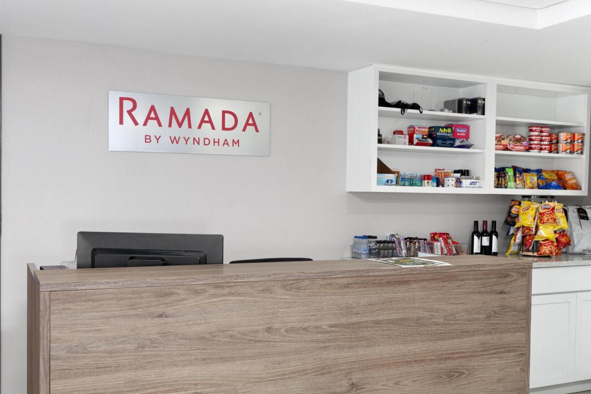 Hotel Ramada By Wyndham Milwaukee Zewnętrze zdjęcie