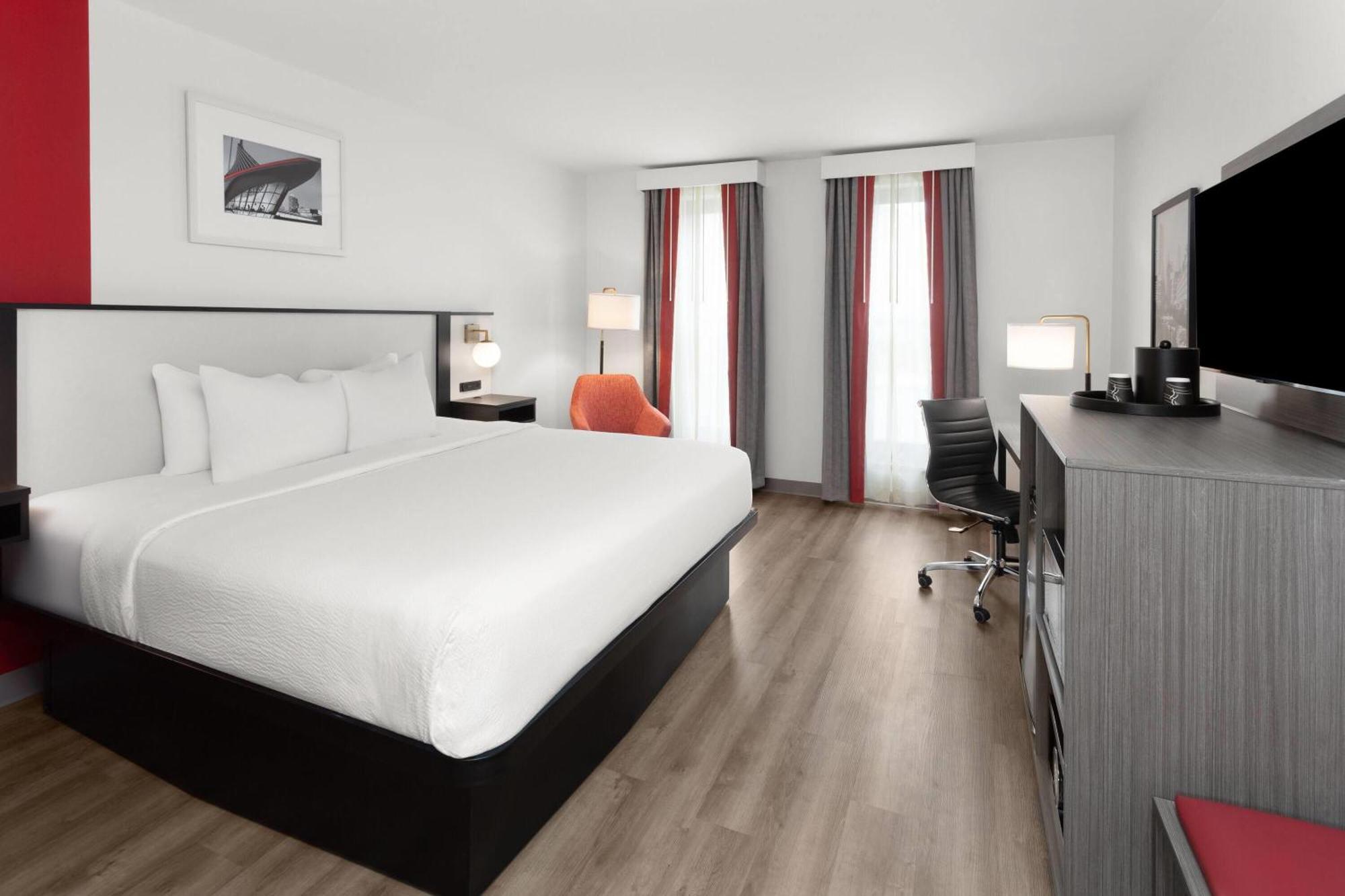 Hotel Ramada By Wyndham Milwaukee Zewnętrze zdjęcie
